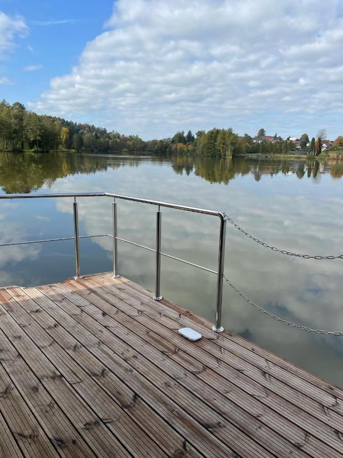 Готель Waidlerland Hausboot 1 Вальдкірхен Екстер'єр фото