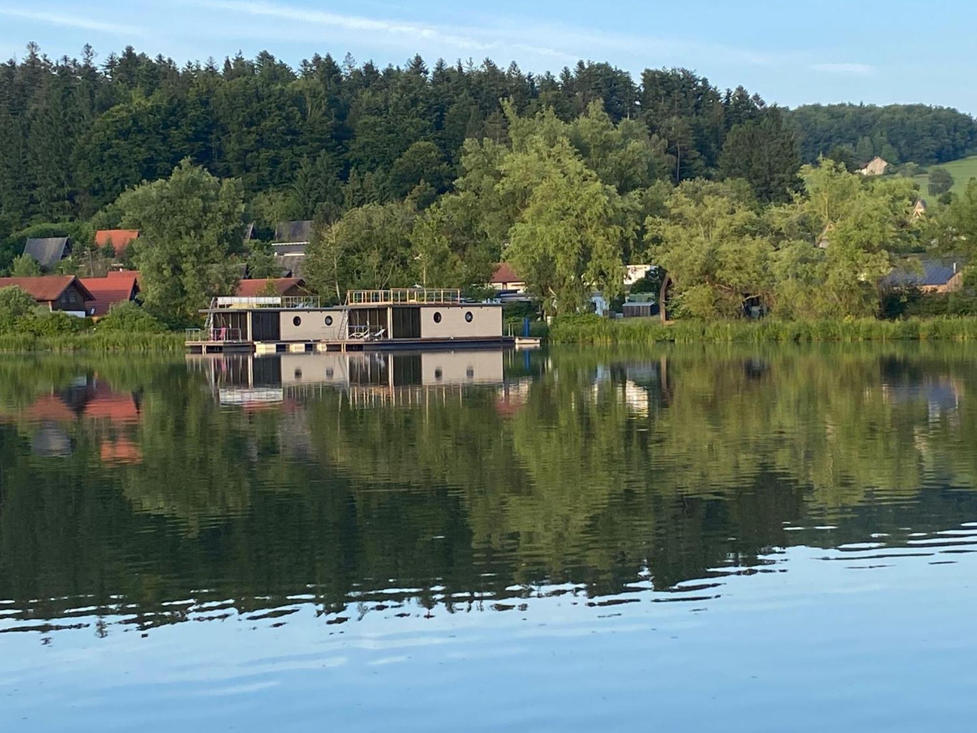 Готель Waidlerland Hausboot 1 Вальдкірхен Екстер'єр фото